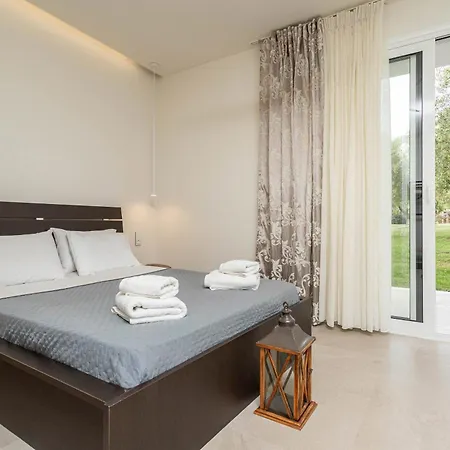 Mellagia Suites Kassandreia Exterior photo